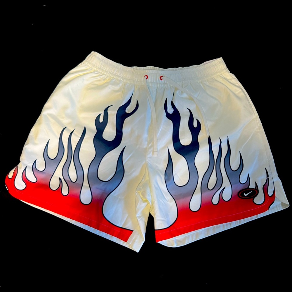 NIKE Sportswear Flame shorts size L